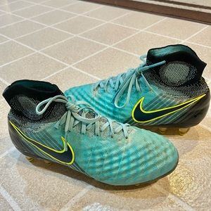 Nike MAGISTA soccer cleats